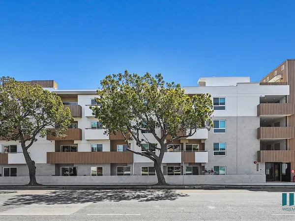 Venice Wave in Venice, Los Angeles | Studio, 1- to 3-Bedroom Rentals Available