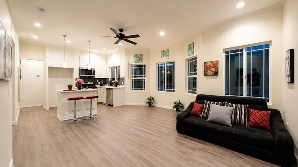 2926 S Normandie Ave for rent cerca de USC | 2-Bedroom Off-Campus Options Available