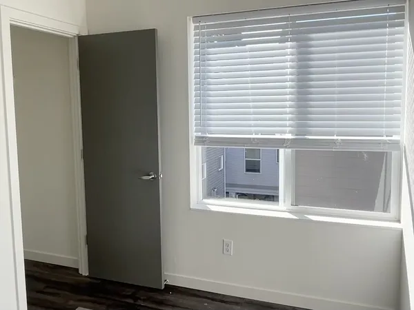 5264-5268 Brooklyn Ave NE, Seattle, WA 98105 UW Off-Campus Housing | Brooklyn Houses | Studio, 1- to 3-Bedroom Rentals Available