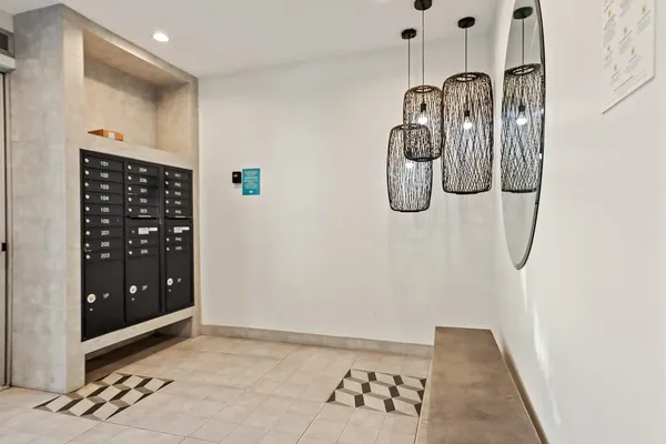 Tamarind Emerald in Hollywood, Los Angeles | Studio, 1- to 3-Bedroom Rentals Available