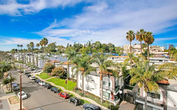 3555 Overland Ave in Westside Village, Los Angeles | Studio, 1- to 3-Bedroom Rentals Available