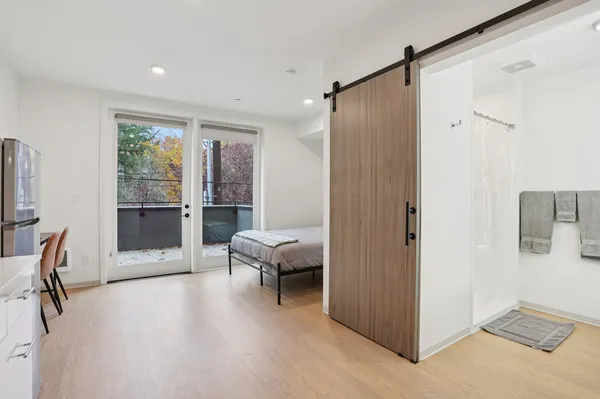 The Rocket  in Wallingford, Seattle | Studio, 1- to 3-Bedroom Rentals Available