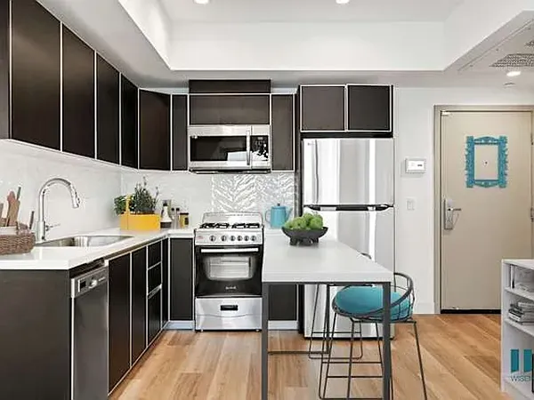 Motor Midway in Palms, Los Angeles | Studio, 1- to 3-Bedroom Rentals Available