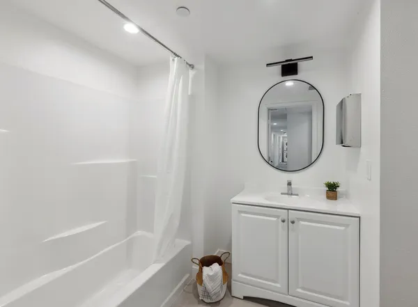 1299 W 36th Pl, Los Angeles, CA 90007 1299 W 36th Pl in South Los Angeles, Los Angeles | Studio, 1- to 3-Bedroom Rentals Available