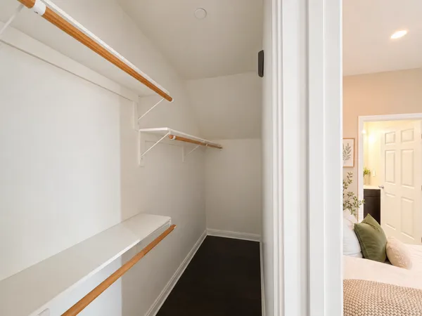 USC Off-Campus Housing | PM - JWB Landmark 1337-1339 | Studio, 1- to 3-Bedroom Rentals Available