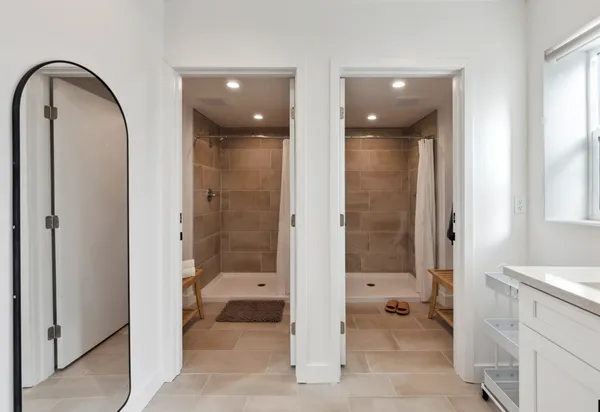 1299 W 36th Pl, Los Angeles, CA 90007 1299 W 36th Pl in South Los Angeles, Los Angeles | Studio, 1- to 3-Bedroom Rentals Available