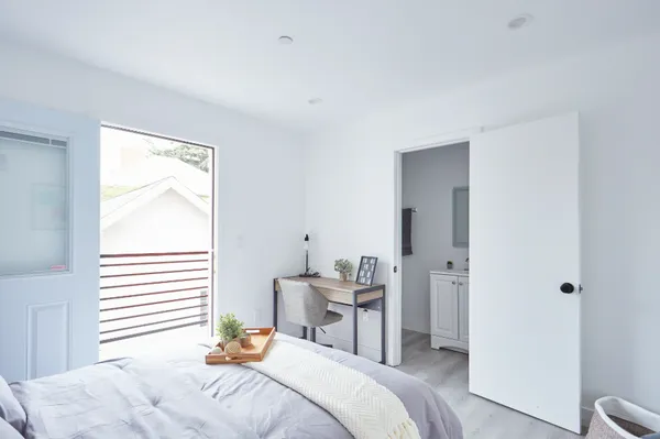 1534 W 35th St in USC-Outside-DPS, Los Angeles | Studio, 1- to 3-Bedroom Rentals Available