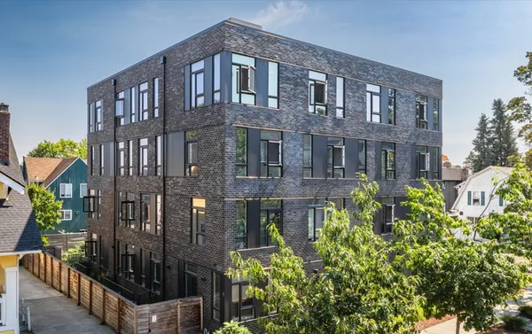 UW Off-Campus Housing | Fifty-Two Apartments | Studio, 1- to 3-Bedroom Rentals Available