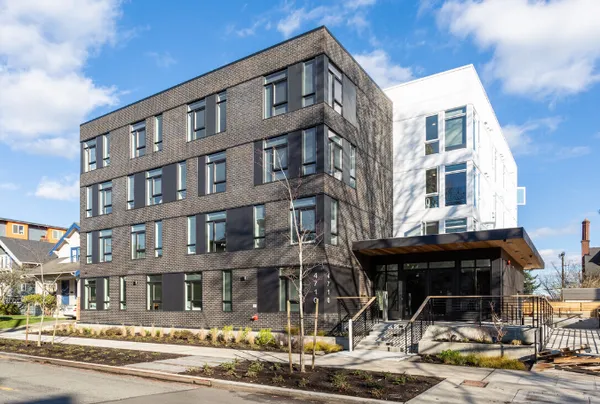 Fifty-Two Apartments for Rent near UW | Off-Campus Apartments
