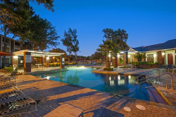 West Oaks Landing in Briar Village, Houston | Studio, 1- to 3-Bedroom Rentals Available