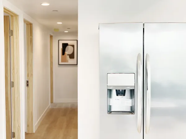 USC Off-Campus Housing | 1431 W 37th St | Studio, 1- to 3-Bedroom Rentals Available