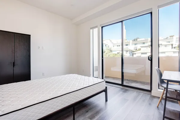 UCLA Off-Campus Housing | 1751 Malcolm Ave | Studio, 1- to 3-Bedroom Rentals Available