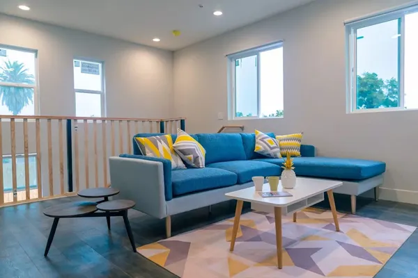1451 W 36th Pl, Los Angeles, CA 90018 1451 W 36th Pl in USC-Outside-DPS, Los Angeles | Studio, 1- to 3-Bedroom Rentals Available