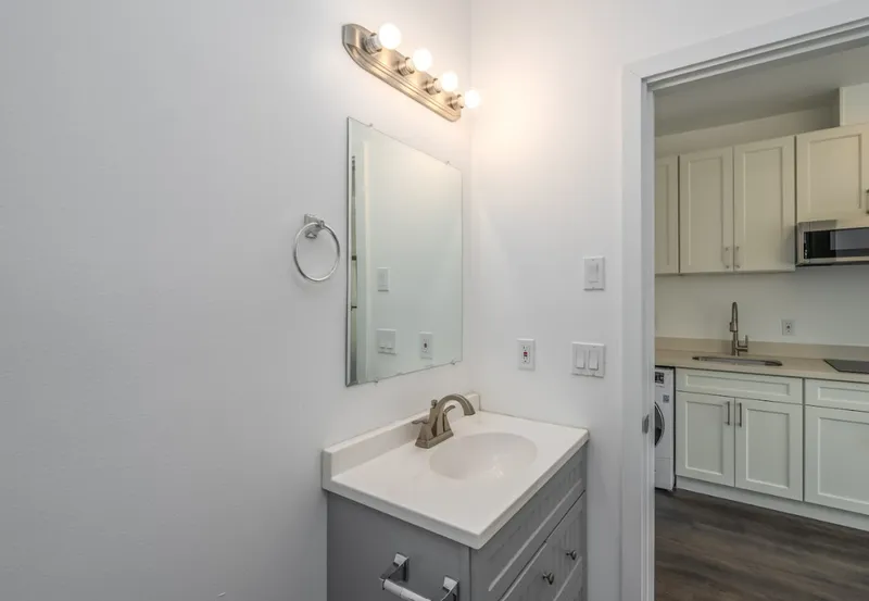 Explore Coda Apartments near UW