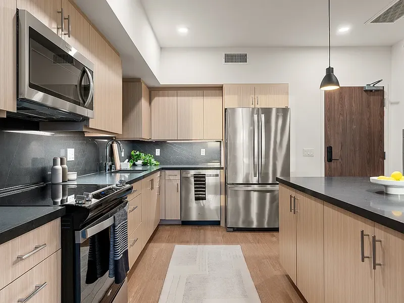 Explore Silhouette Apartments  in DTLA