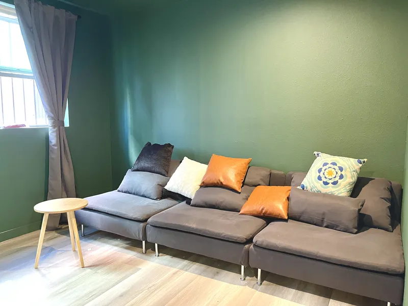 Explore 1476 W 35th St in USC-Outside-DPS
