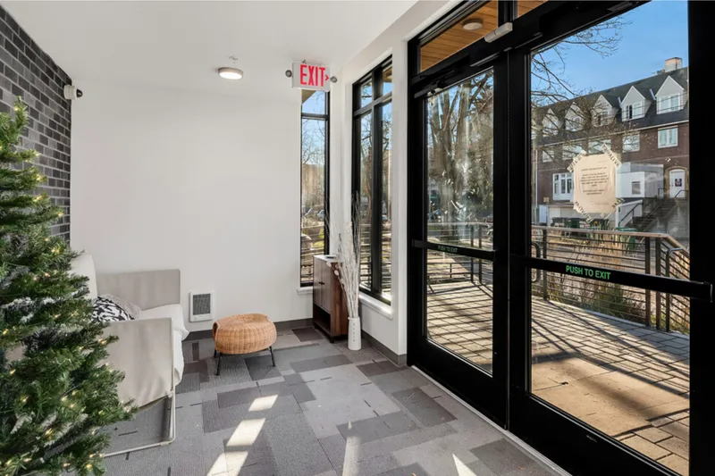 Explore Fifty-Two Apartments near UW