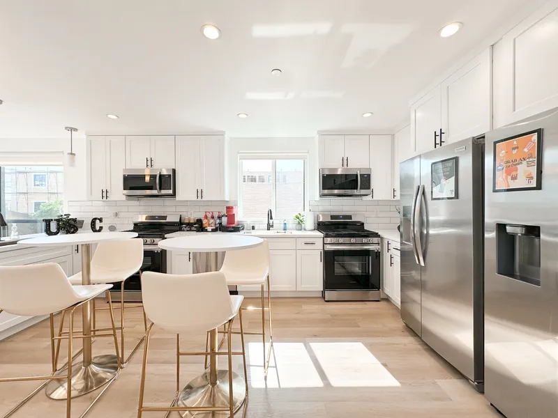 Explore 1338 West 35th Place near USC
