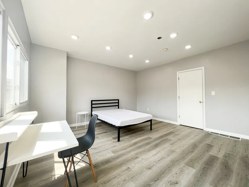 Explore 2118 Murray Ave cerca de CMU