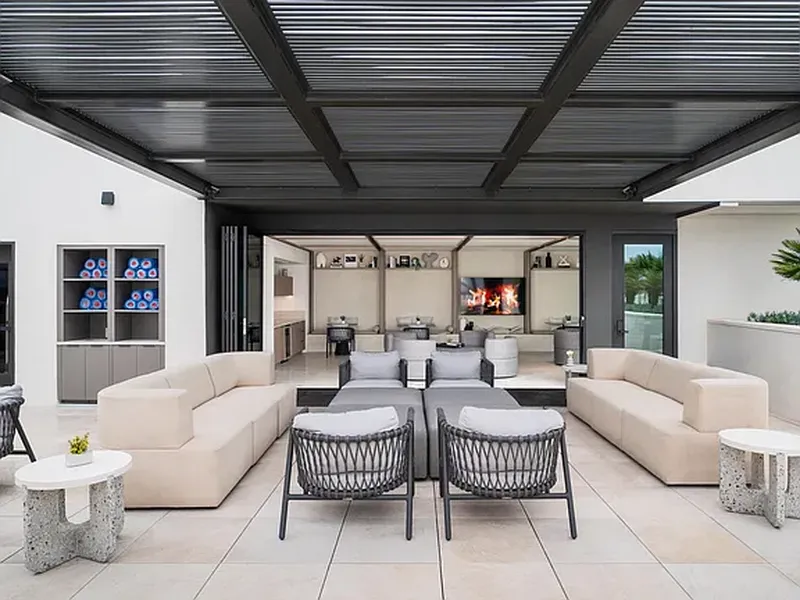 Explore Venue Residences in Culver City/Palms