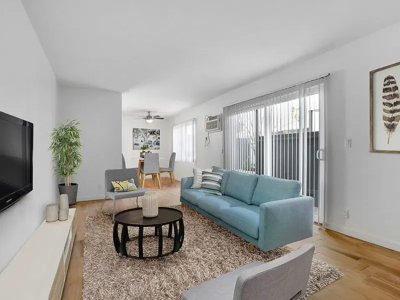 Explore Wellworth Apartments in DTLA