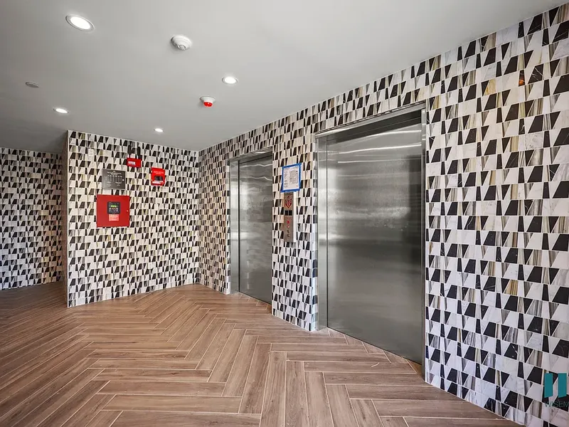 Explore Venice Wave in Venice