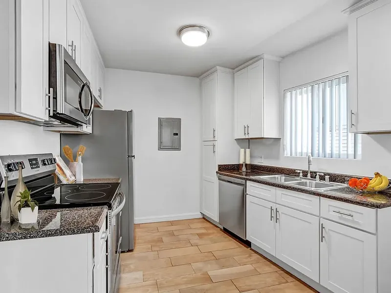 Explore Wellworth Apartments in DTLA