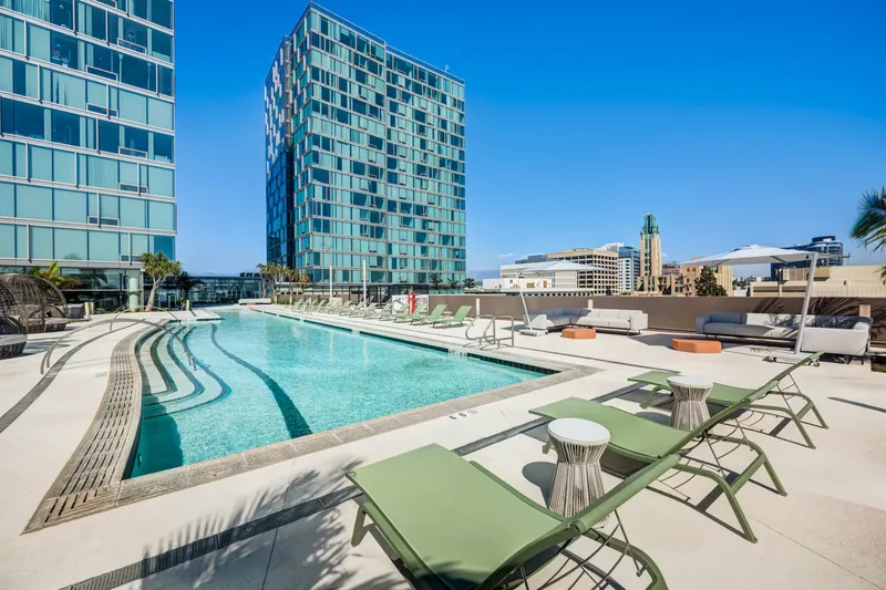 Explore Nari Koreatown in Koreatown