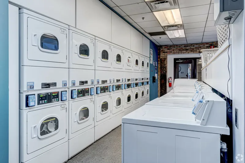 Explore Letterman Chicago en West Loop