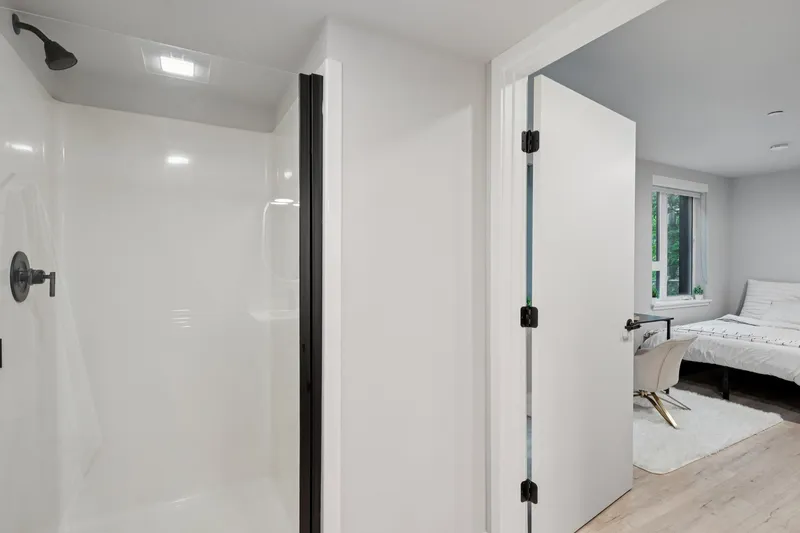 Explore Clara Apartments near UW