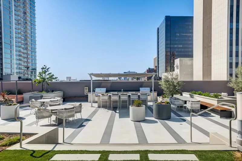 Explore Nari Koreatown in Koreatown