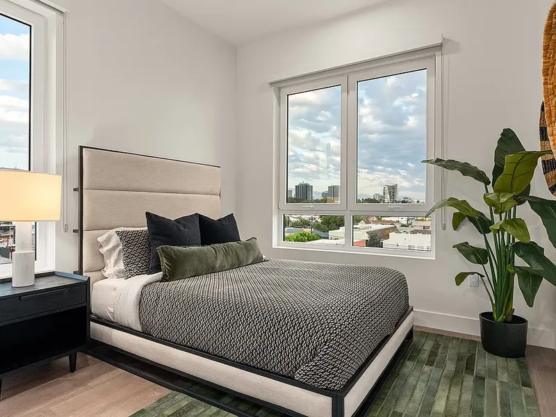 Explore Silhouette Apartments  in DTLA