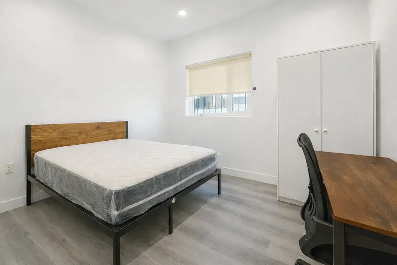 Explore 1219 W 36th St cerca de USC