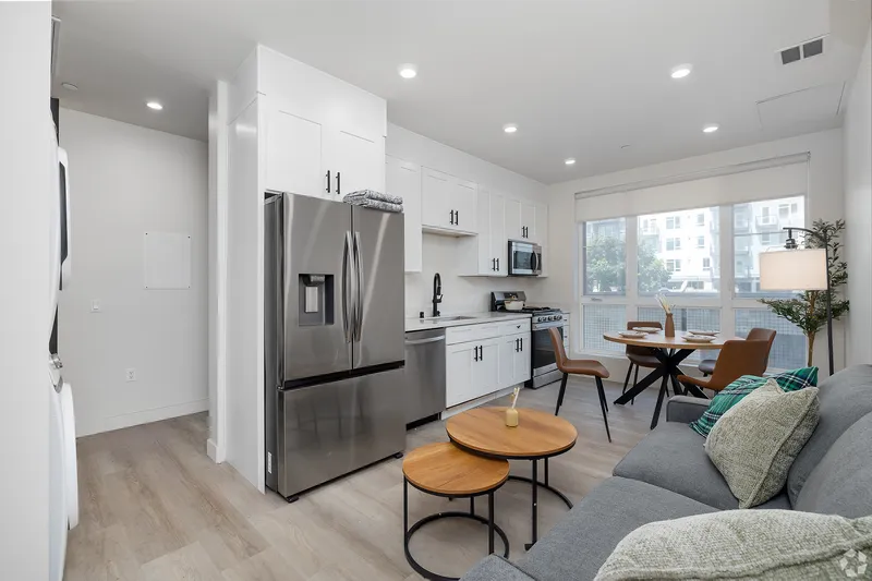 Explore 1128 W 37th Dr cerca de USC